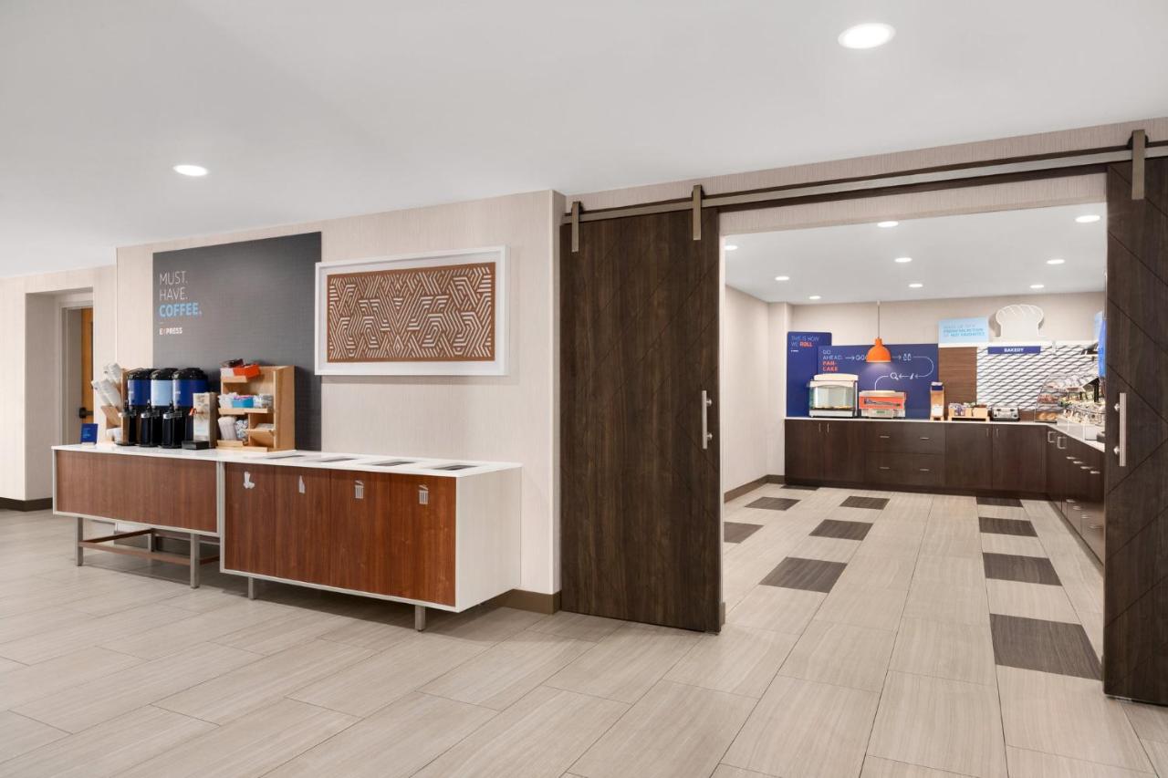  | Holiday Inn Express Vero Beach-West, an IHG Hotel