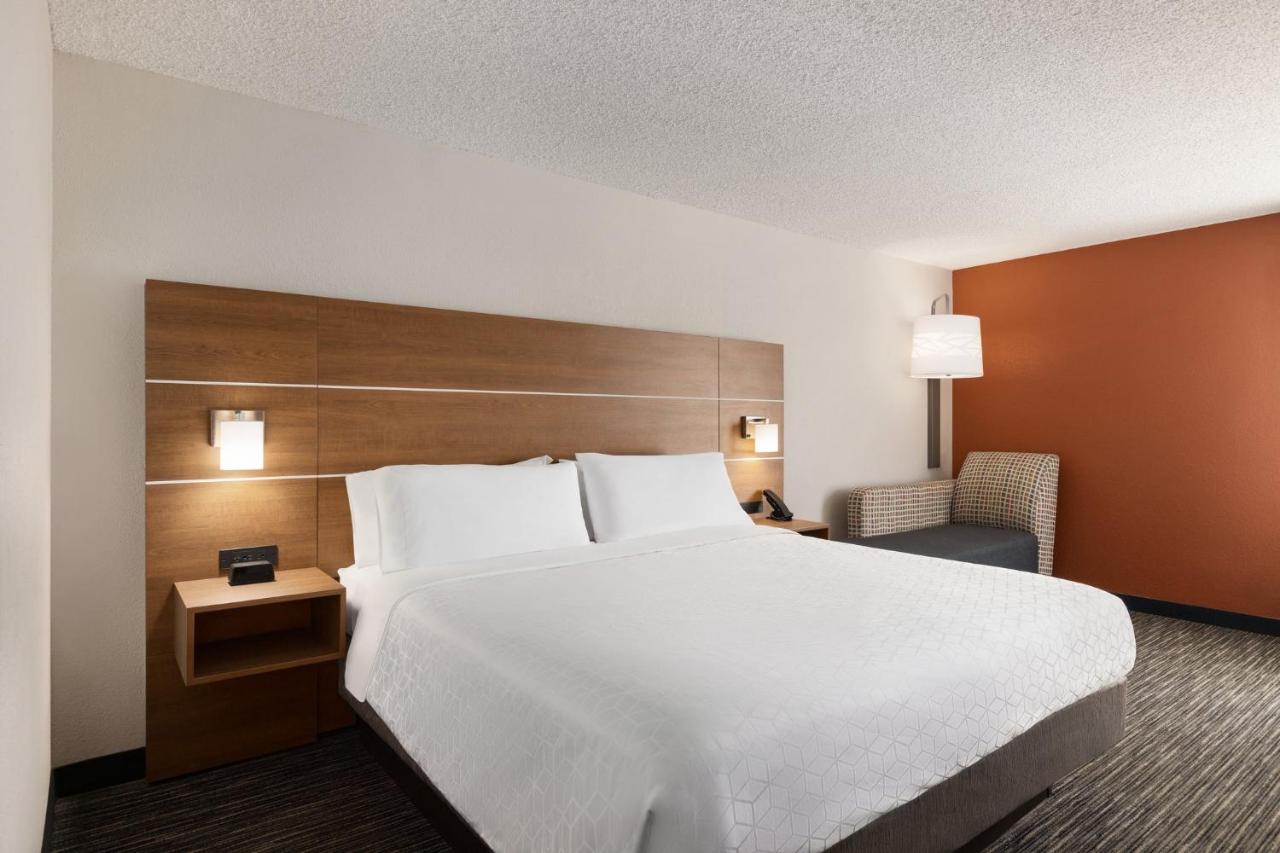  | Holiday Inn Express Vero Beach-West, an IHG Hotel