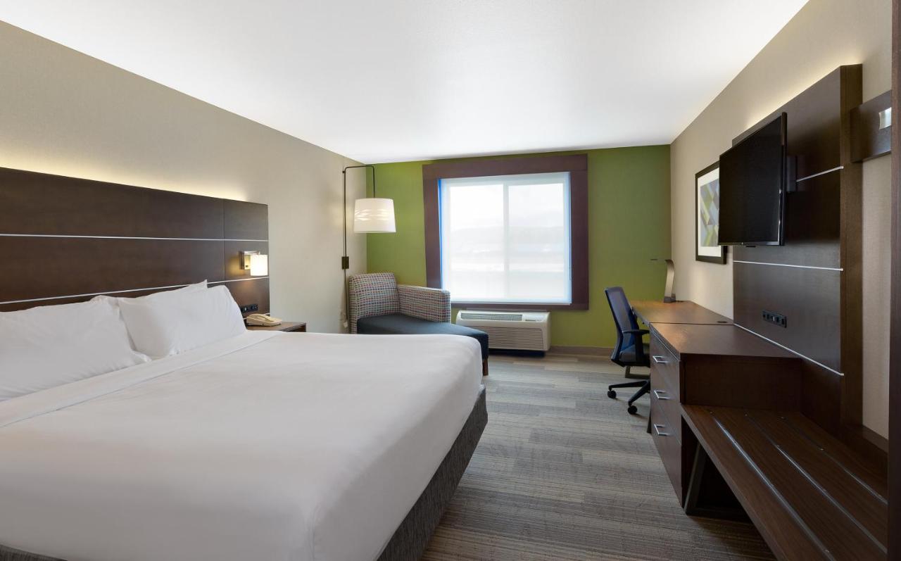 King Room - Disability Access at Holiday Inn Express Ellensburg by IHG