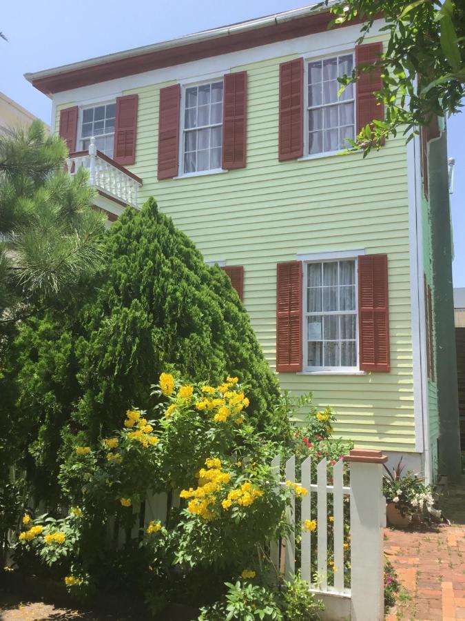 | Studio apartment at Historical House