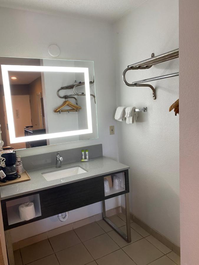 Large Single Room at Hotel Palmeras Chula Vista