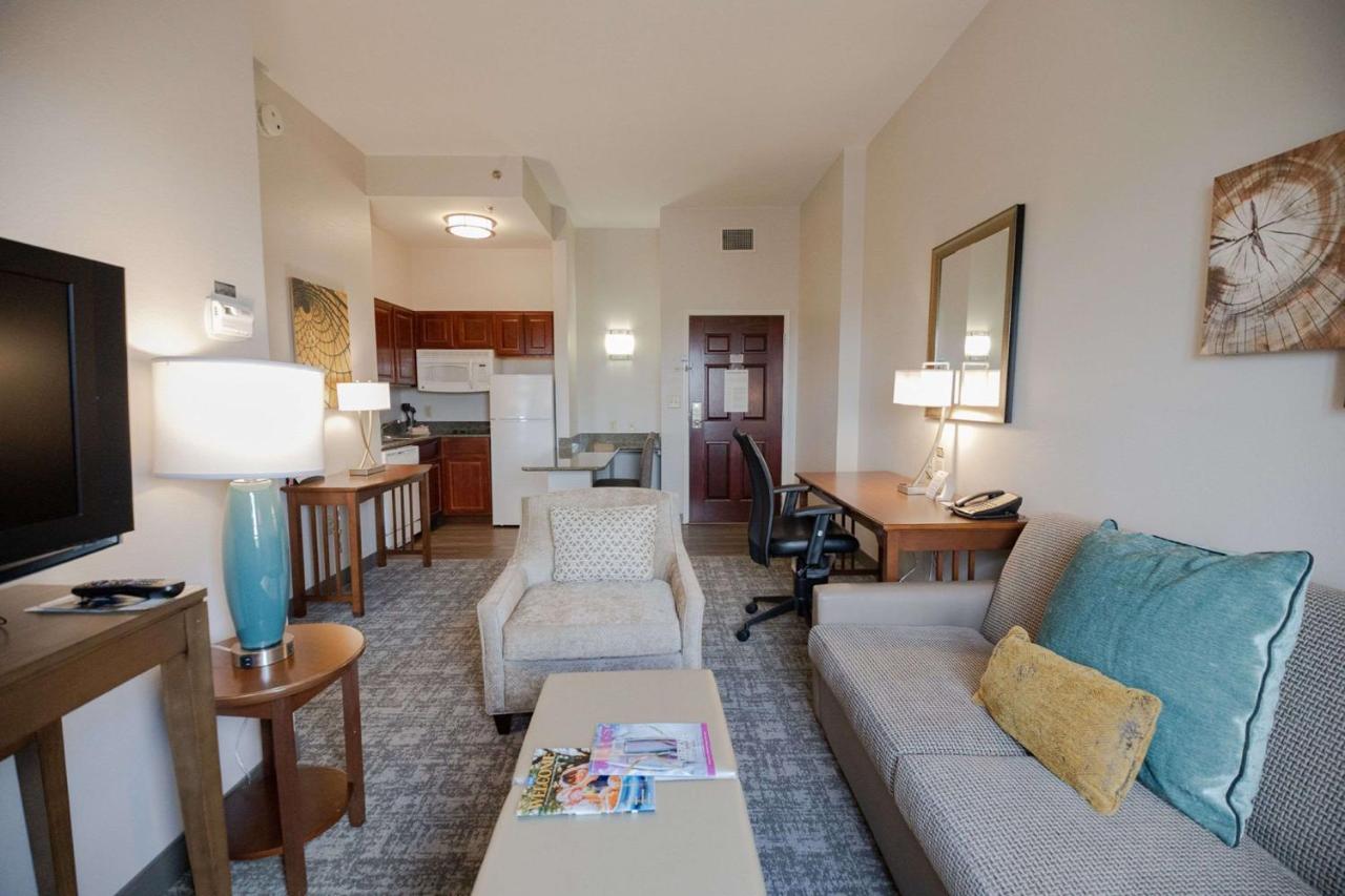 One-Bedroom Queen Suite with Roll-In Shower - Mobility Accessible at Sonesta ES Suites Baton Rouge University at Southgate