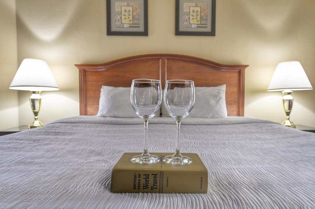 Superior King at Four Seasons Island Resort