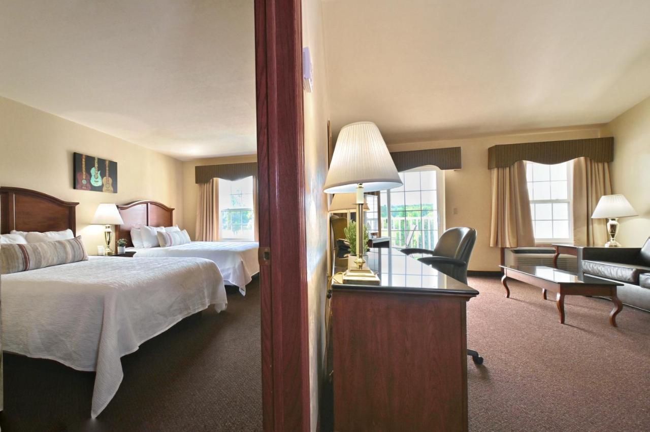 Premier Two Queen at Four Seasons Island Resort