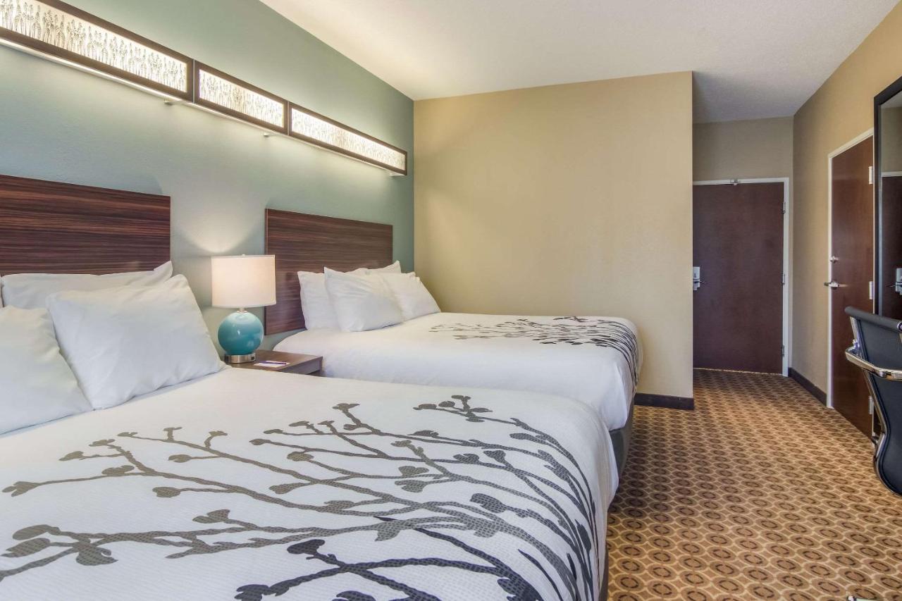 Room #134947024 at Microtel Inn & Suites by Wyndham Steubenville