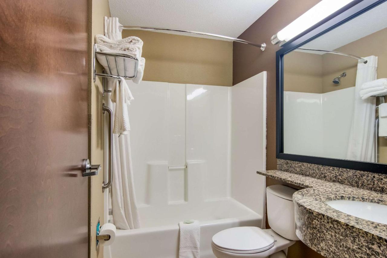 Room #134947023 at Microtel Inn & Suites by Wyndham Steubenville