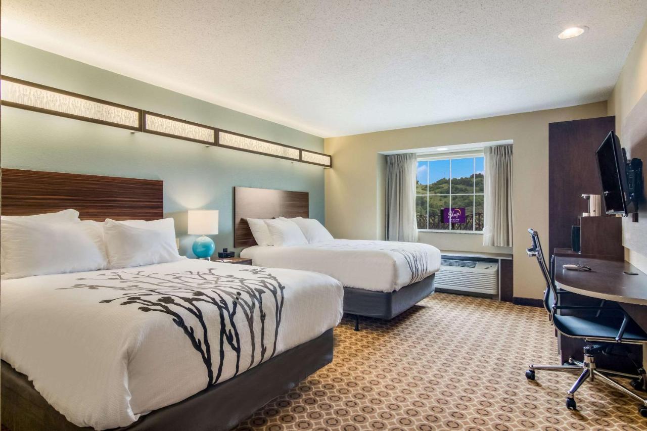 Room #134947028 at Microtel Inn & Suites by Wyndham Steubenville