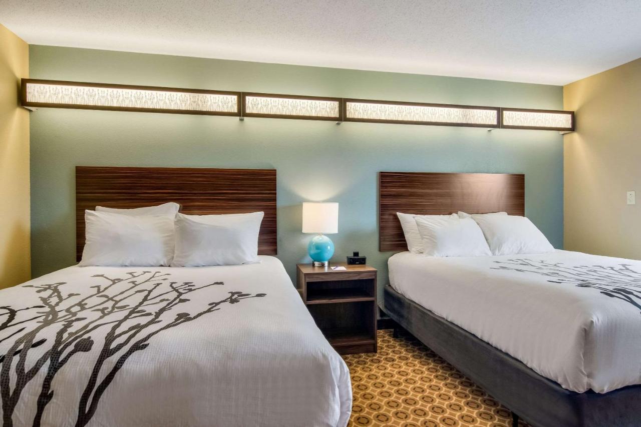 Room #134947028 at Microtel Inn & Suites by Wyndham Steubenville