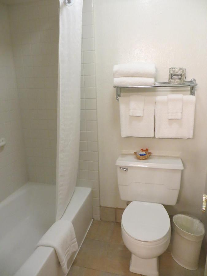 | Executive Inn & Suites Sacramento