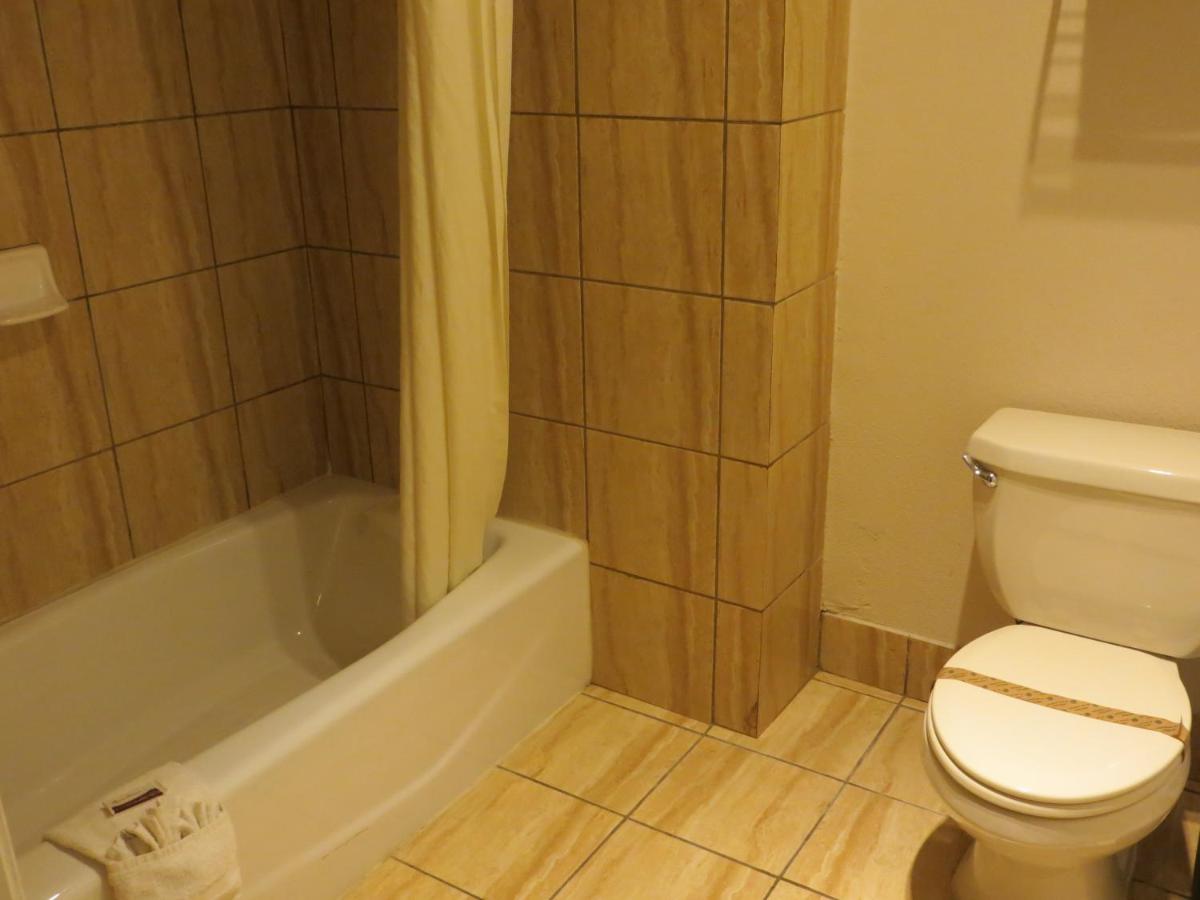 | Executive Inn & Suites Sacramento