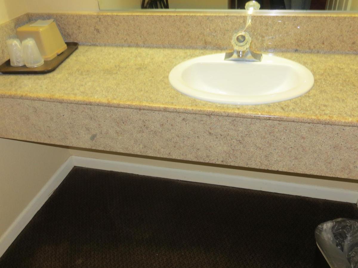 | Executive Inn & Suites Sacramento