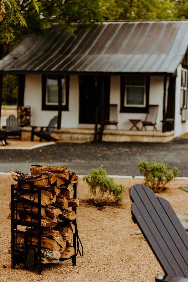 | THE VAQUERO MOTEL
