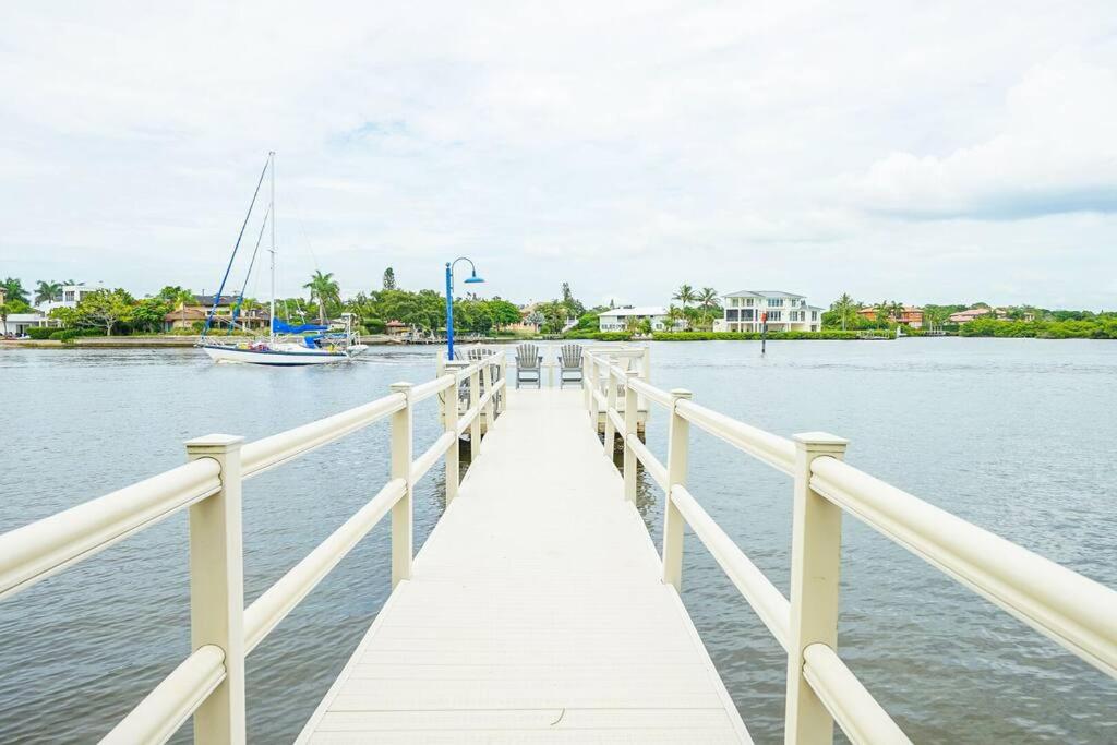 | Discover the beauty of Siesta Key at Siesta Villa Whispering Palms