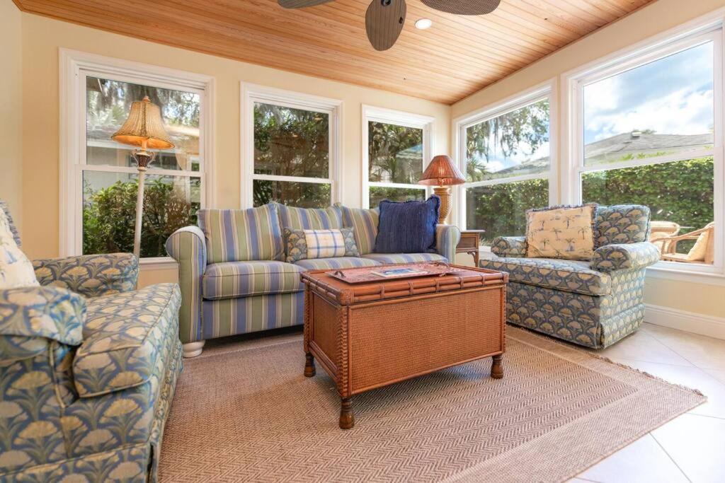 | Discover the beauty of Siesta Key at Siesta Villa Whispering Palms