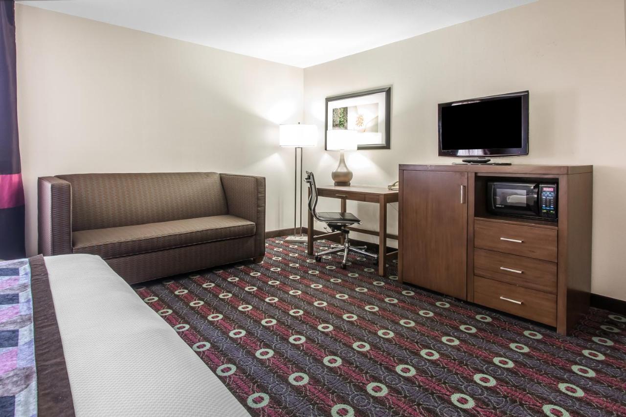 King Suite with Sofa Bed - Non-Smoking at Comfort Inn Tulsa Midtown