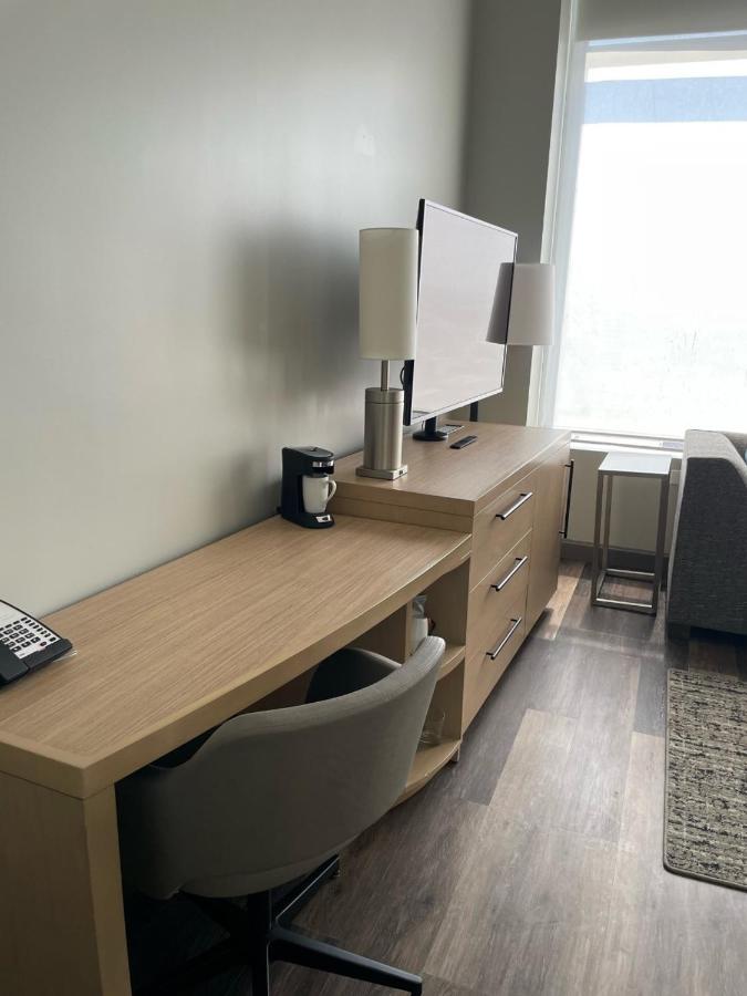 Superior Queen Room at Hyatt Place Tulsa Downtown