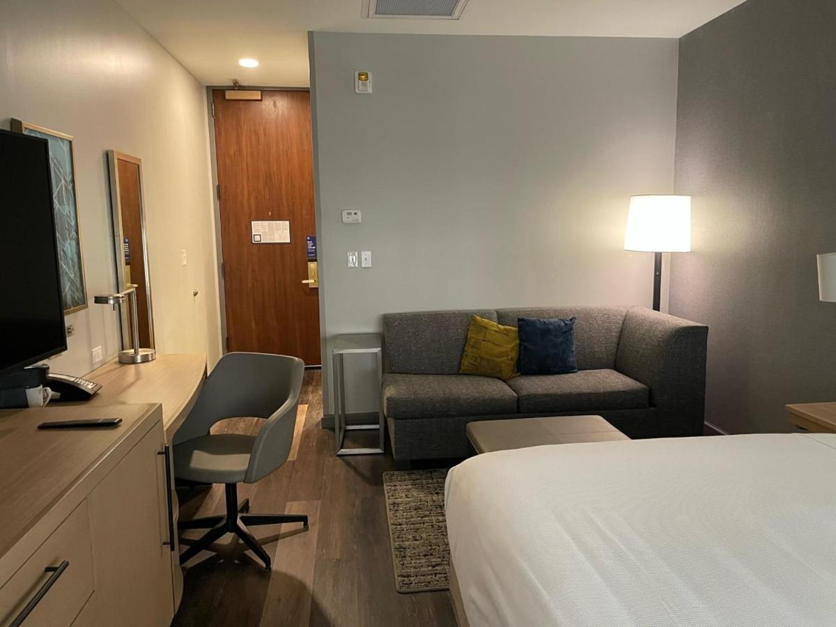 Deluxe King Room at Hyatt Place Tulsa Downtown