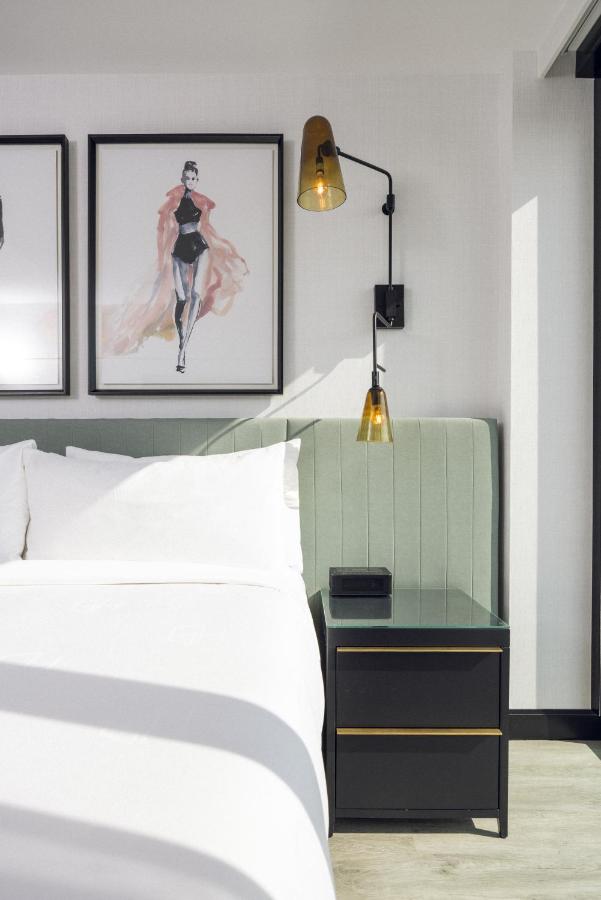 City King at The Godfrey Hotel Hollywood