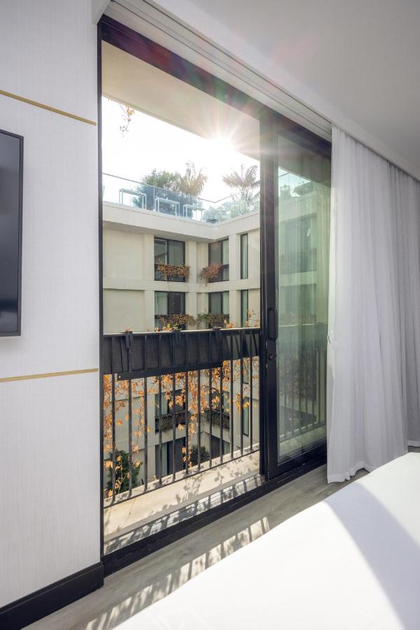 Courtyard Double Queen at The Godfrey Hotel Hollywood
