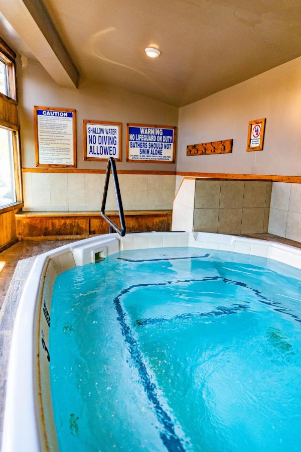  | Red Stone Inn