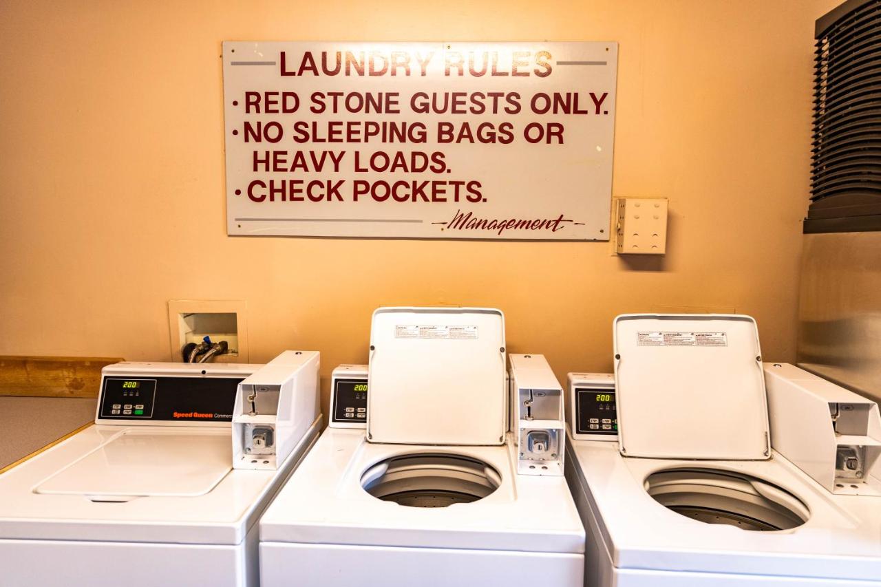 | Red Stone Inn