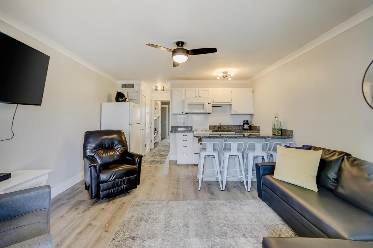 | Sea Cabin 121-B