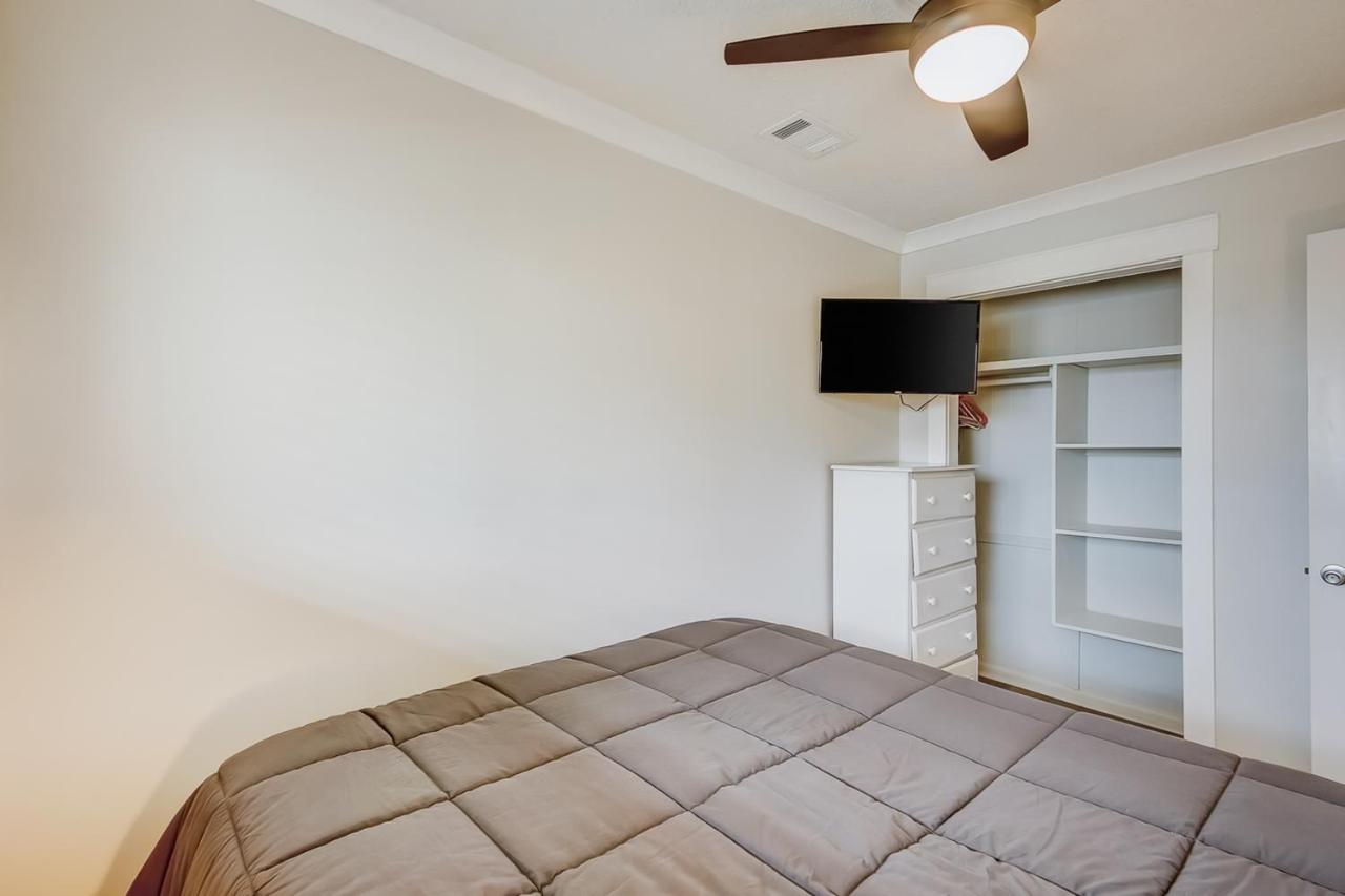| Sea Cabin 121-B