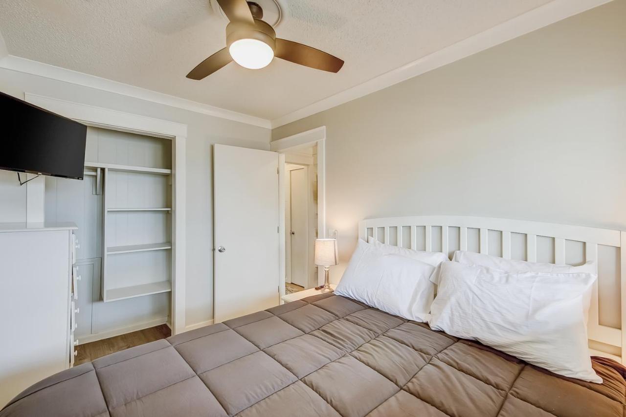 | Sea Cabin 121-B