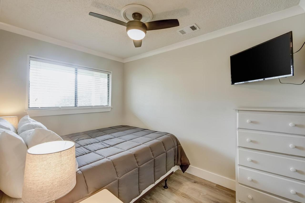| Sea Cabin 121-B