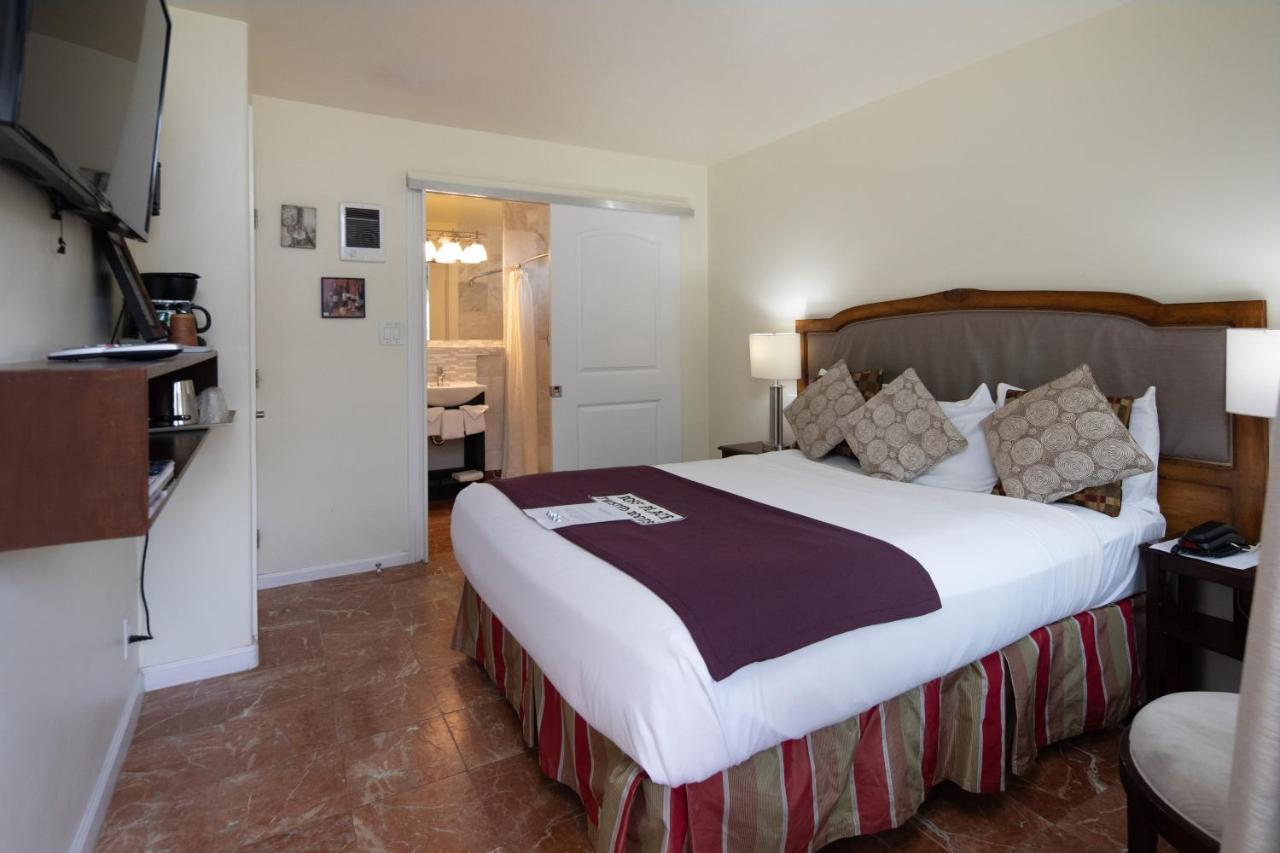  | The Vendange Carmel Inn & Suites