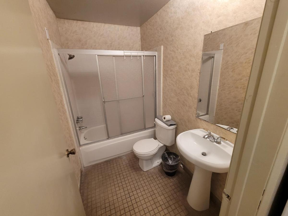| (A14) LA Spacious Hotel Style Unit