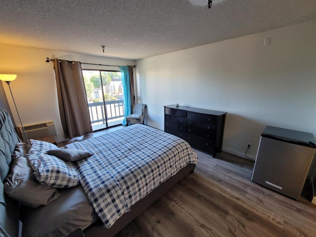  | (B26) LA/Beverly Hills Hotel Style Unit