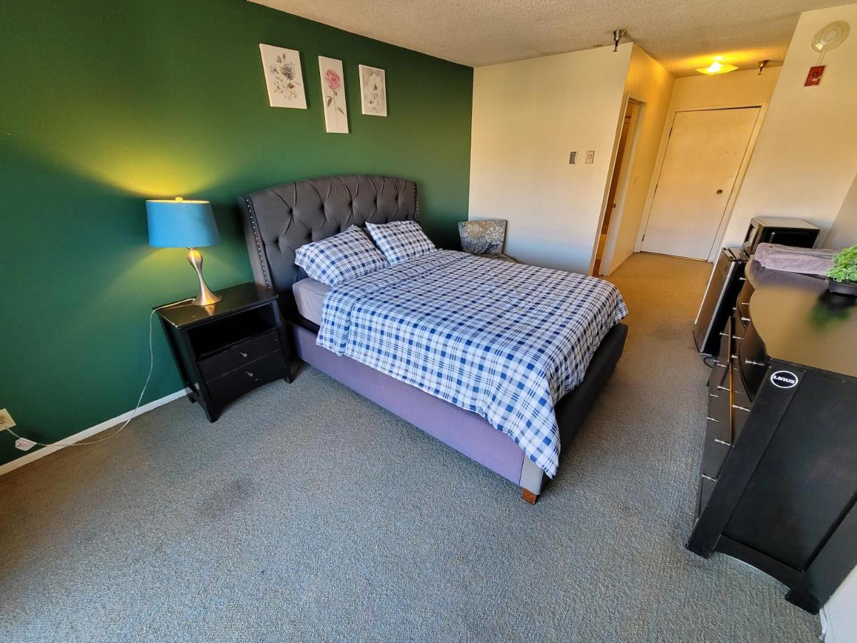 | (C05) Relaxed Unit with Private Bath