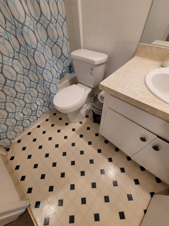 | (C12) Steps away from Beverly Hills Unit