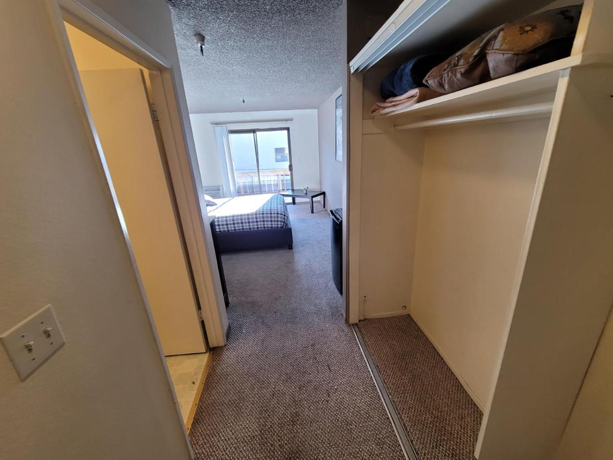  | (C19) LA/Beverly Hills Hotel Style Suite