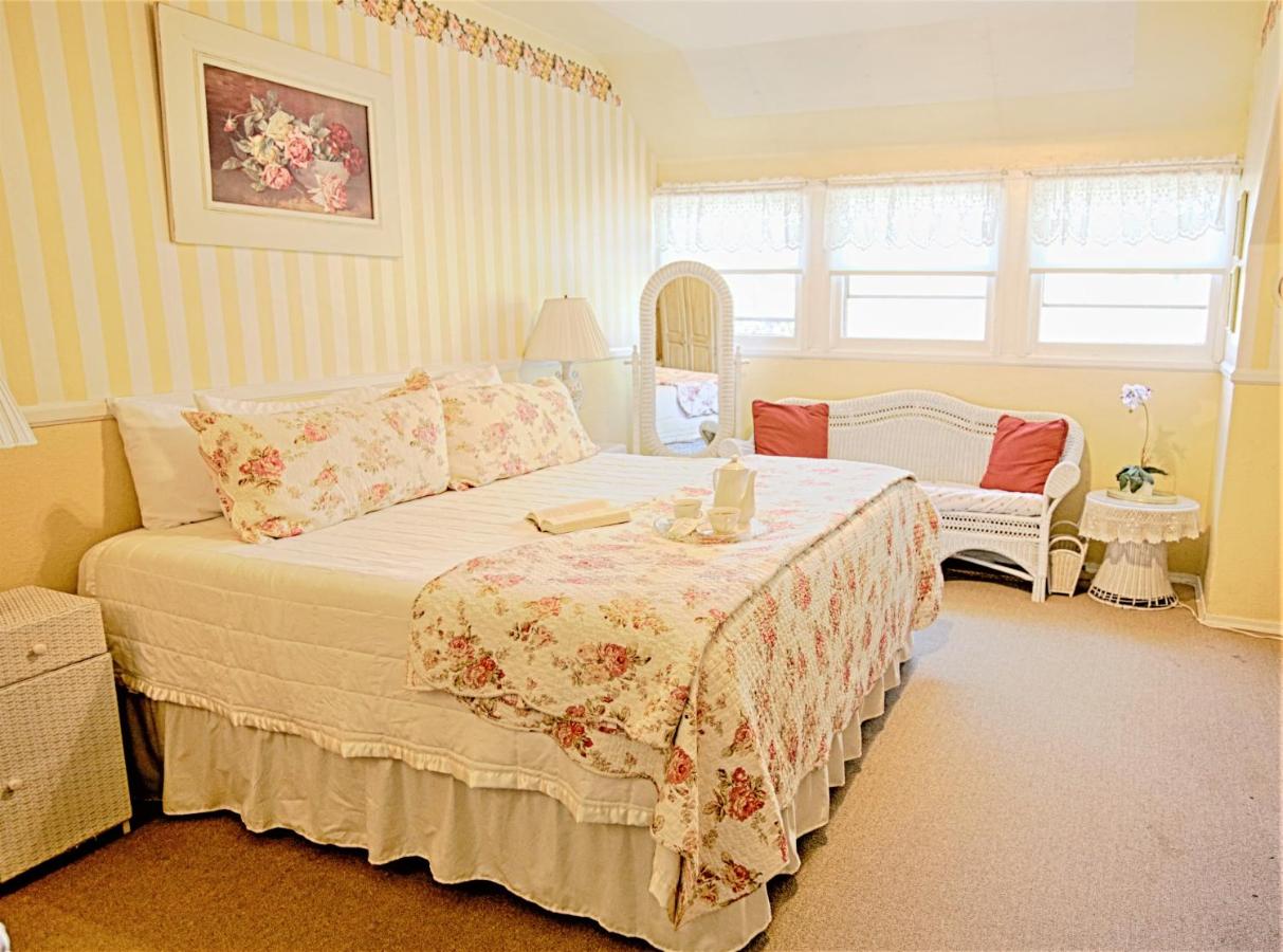 | Gold Mountain Manor