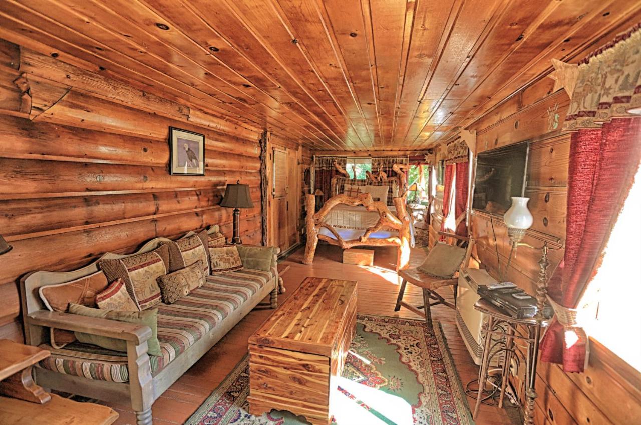 | Gold Mountain Manor