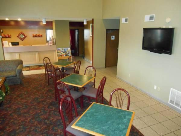 | GuestHouse Inn St. Joseph