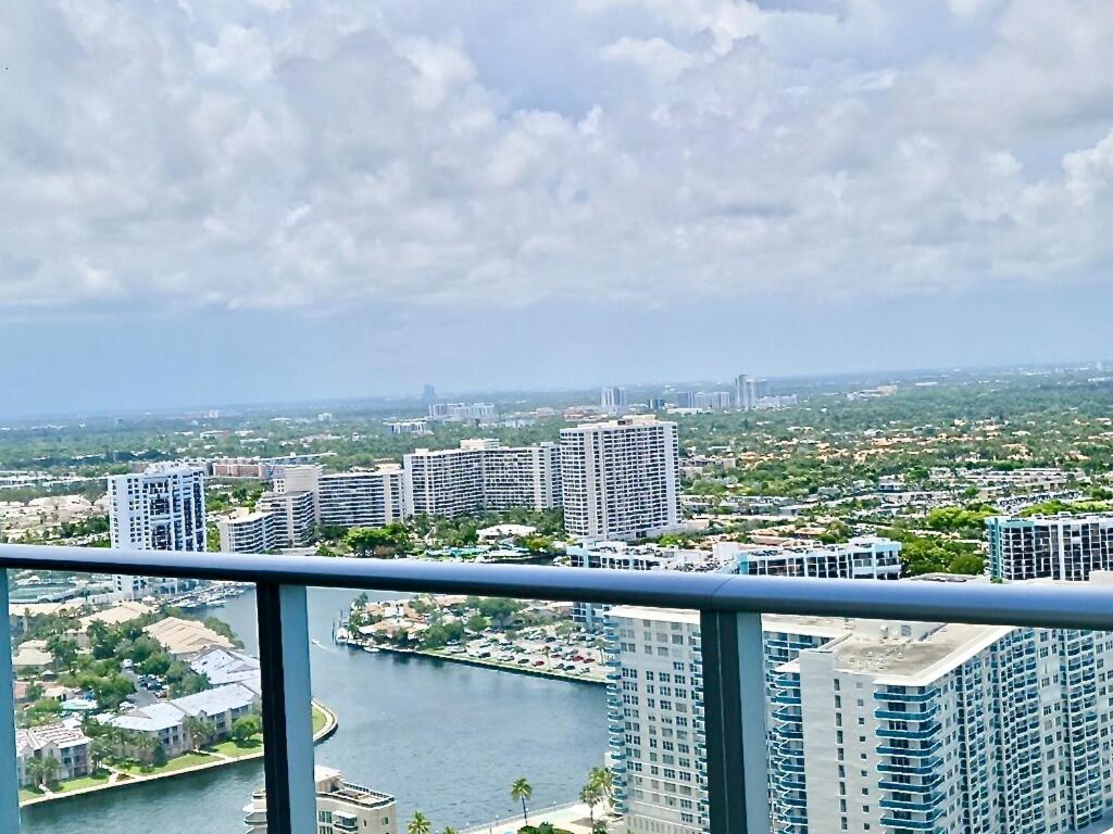 | Oceanfront Resident in luxury resort