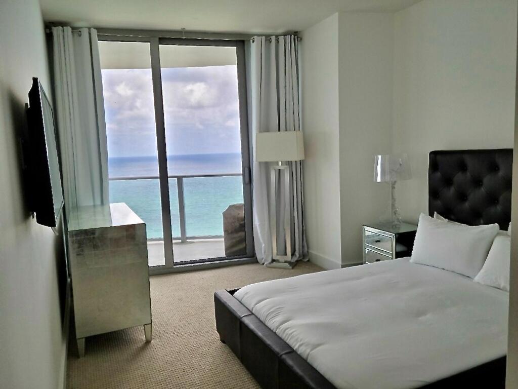 | Oceanfront Resident in luxury resort