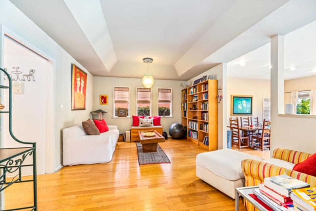 | Villa 3 bedrooms on Venice Beach Canal.