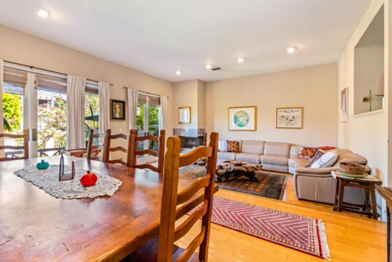  | Villa 3 bedrooms on Venice Beach Canal.