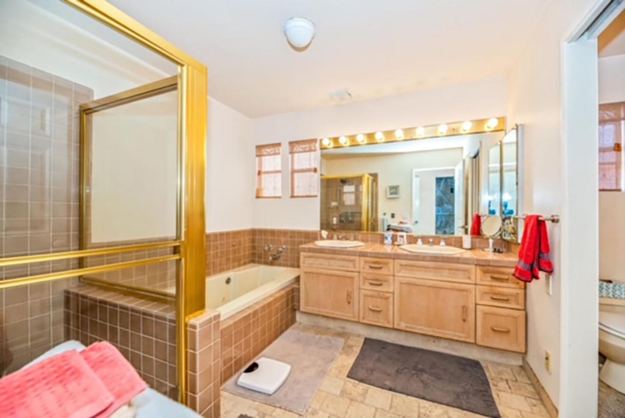  | Villa 3 bedrooms on Venice Beach Canal.