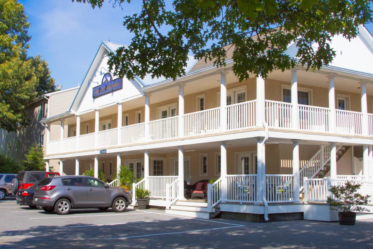 | Canalside Inn