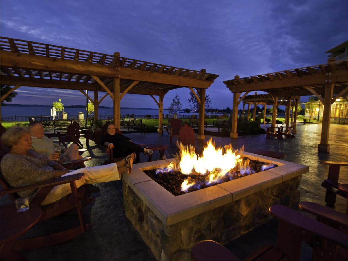 | 1000 Islands Harbor Hotel