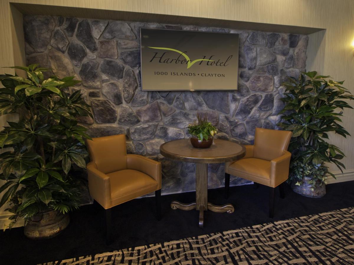 | 1000 Islands Harbor Hotel