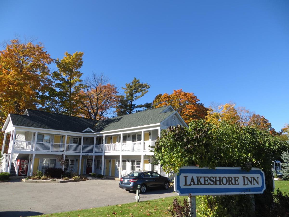 | Empire Lakeshore Inn