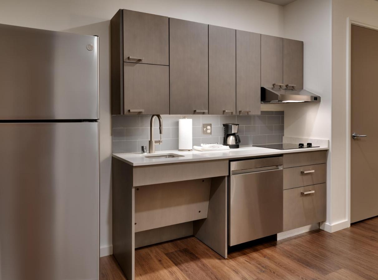 1 Bedroom Suite with 1 King Bed (ADA w/ Shower) at Hyatt House Rochester/Mayo Clinic Area