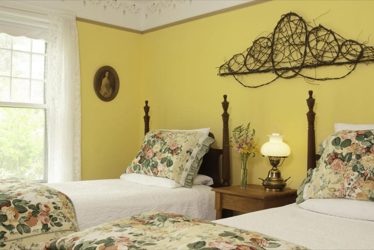 | Golden Stage Inn