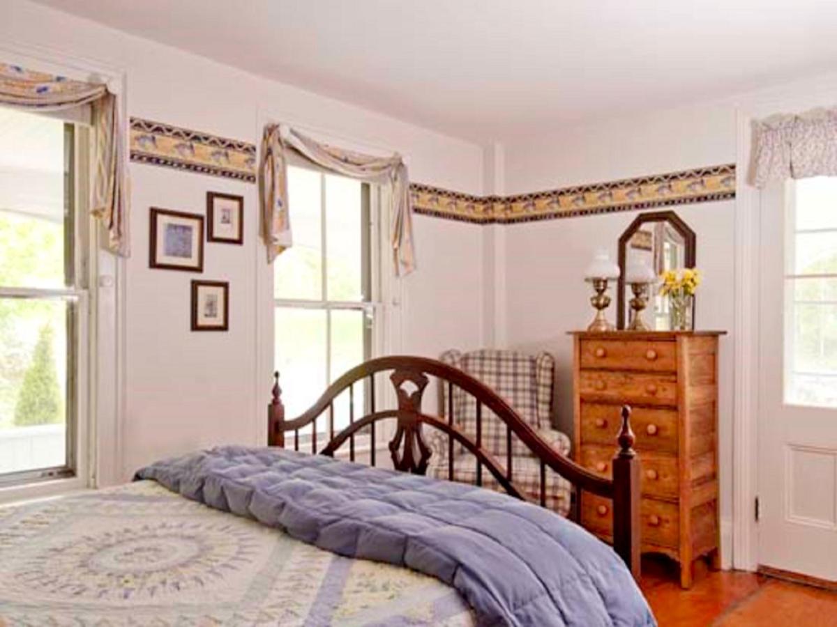 | Golden Stage Inn